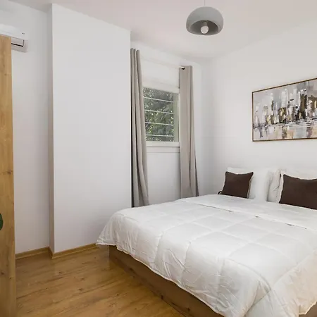 公寓式酒店 Ourania Lofts And 4*